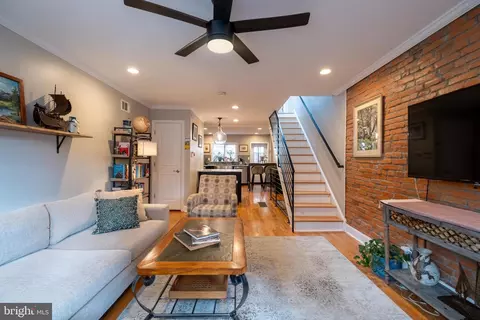 1019 Watkins St, Philadelphia, PA 19148