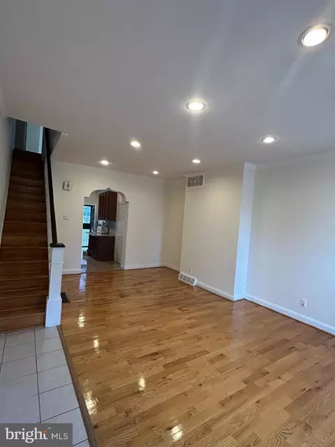 1008 Winton St, Philadelphia, PA 19148