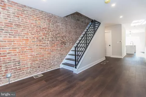 2819 Almond St, Philadelphia, PA 19134