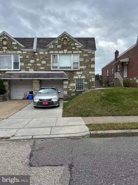 2524 Vista St, Philadelphia, PA 19152