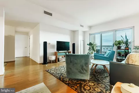717 S Chris Columbus Blvd #517, Philadelphia, PA 19147