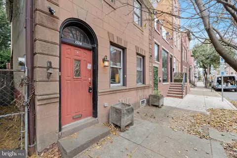 1122 Marlborough St, Philadelphia, PA 19125