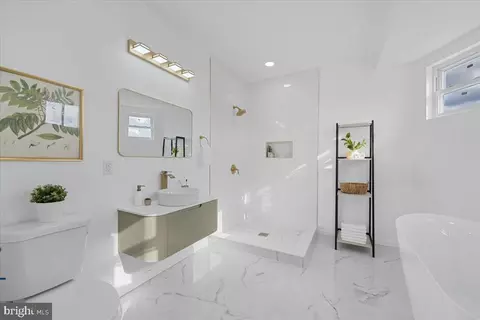 1021 S 60th St, Philadelphia, PA 19143
