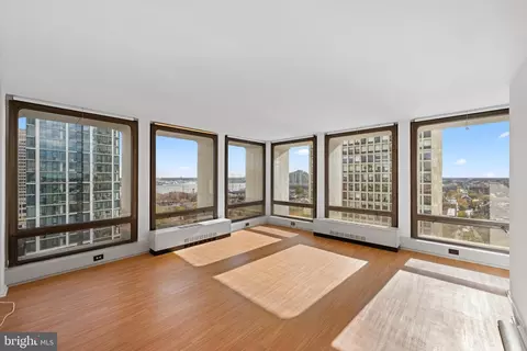 200 Locust St #10GN, Philadelphia, PA 19106