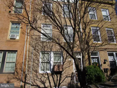 1033 Carpenter St, Philadelphia, PA 19147