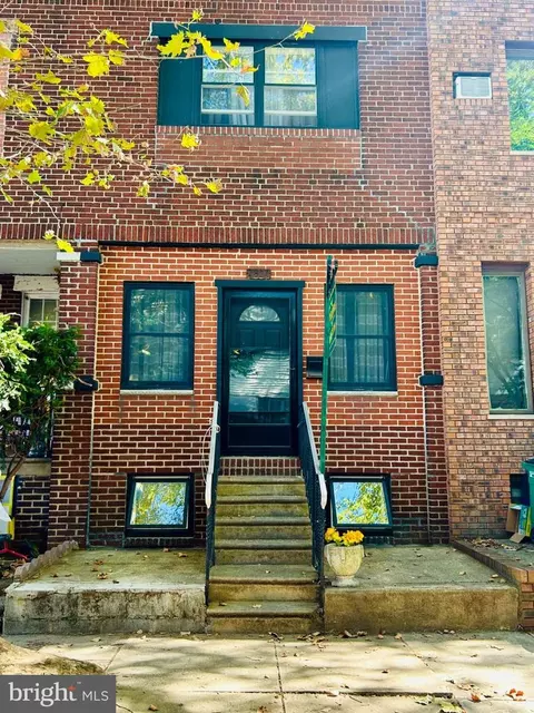 2817 S Alder St, Philadelphia, PA 19148
