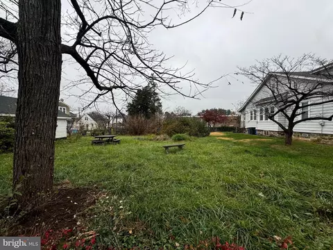 8010 Summerdale Ave, Philadelphia, PA 19152