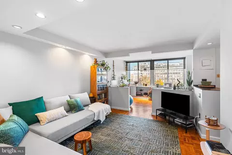 604 S 36 S Washington Sq #1106, Philadelphia, PA 19106