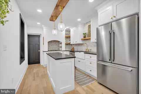 858 Perkiomen St, Philadelphia, PA 19130