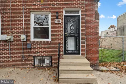 1519 W Thompson St, Philadelphia, PA 19121