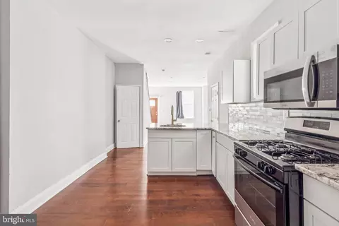 1632 N Dover St, Philadelphia, PA 19121