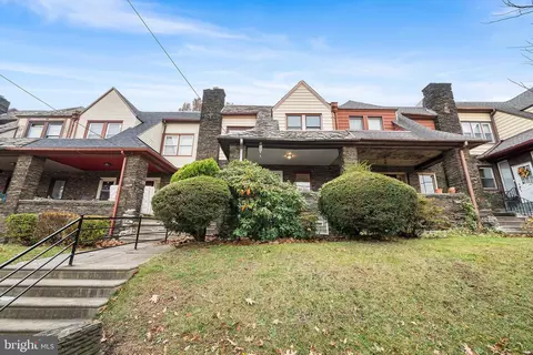 6630 Boyer St, Philadelphia, PA 19119