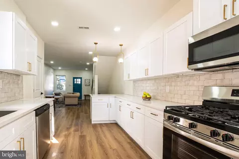 7230 Briar Rd, Philadelphia, PA 19138