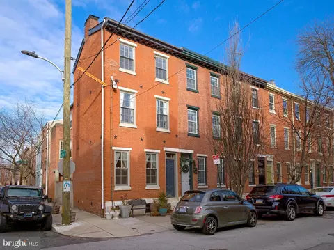 223 Carpenter St, Philadelphia, PA 19147