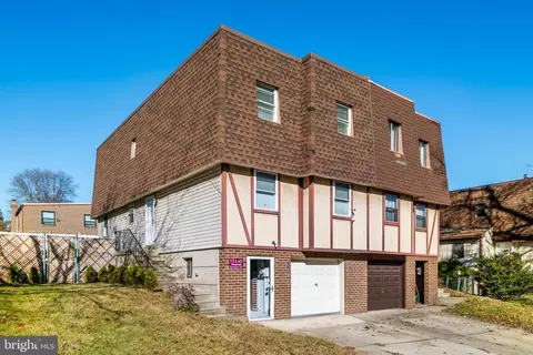 15140 Kovats Dr, Philadelphia, PA 19116