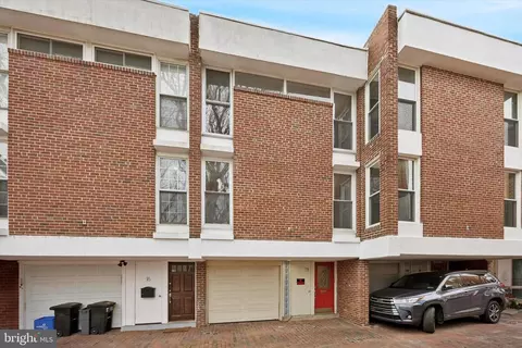 18 University Mews, Philadelphia, PA 19104