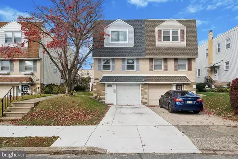 9938 Alicia St, Philadelphia, PA 19115
