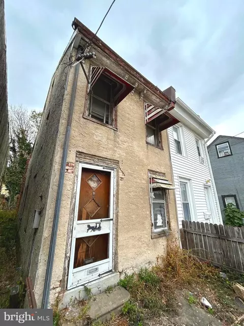 217 E Ashmead St, Philadelphia, PA 19144