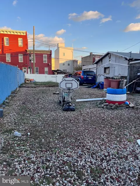 2407 N Mascher St, Philadelphia, PA 19133