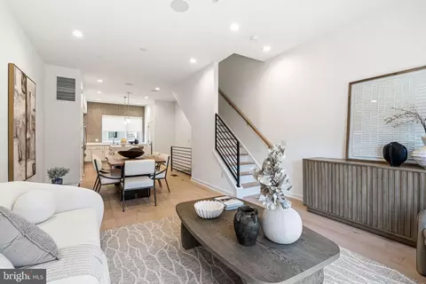 3024 Vice Admiral Way, Philadelphia, PA 19125