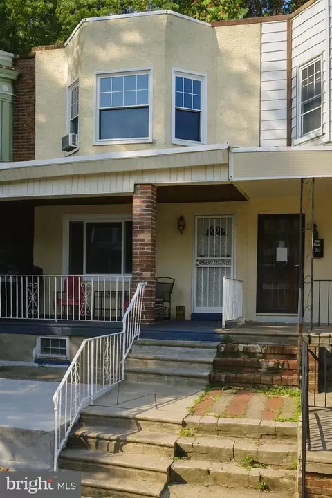 2612 S Robinson St, Philadelphia, PA 19142