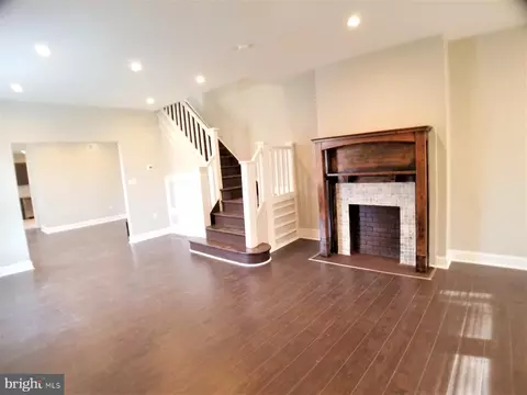 5521 Spruce St, Philadelphia, PA 19139