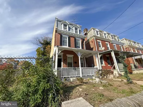 135 W Seymour St, Philadelphia, PA 19144