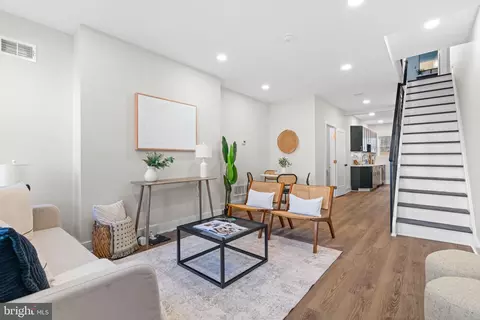 748 Mckean St, Philadelphia, PA 19148