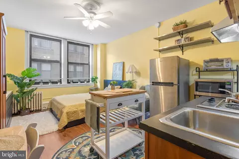 1324 Locust St #703, Philadelphia, PA 19107