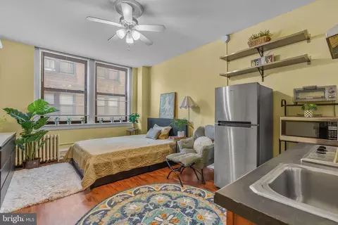 1324 Locust St #703, Philadelphia, PA 19107