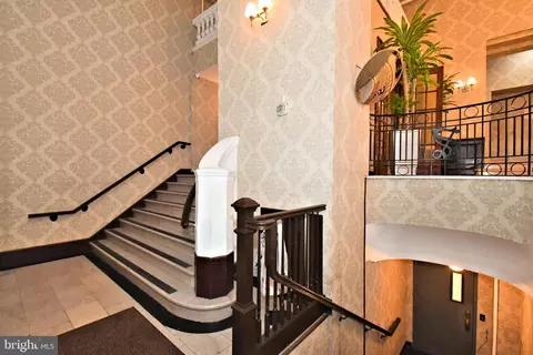 1324 Locust St #905, Philadelphia, PA 19107