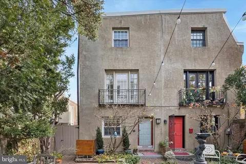 715 Rodman St, Philadelphia, PA 19147