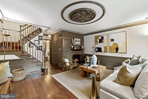 201 Delancey St, Philadelphia, PA 19106