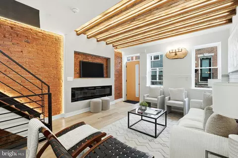 1410 S Bouvier St, Philadelphia, PA 19146