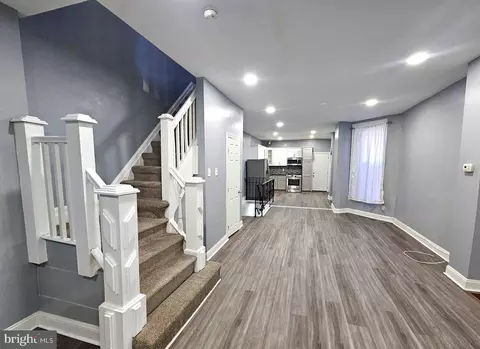 827 S 56th St, Philadelphia, PA 19143