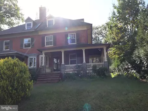 6386 Sherwood Rd, Philadelphia, PA 19151