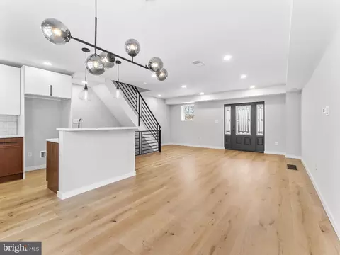 347 E Montana St, Philadelphia, PA 19119