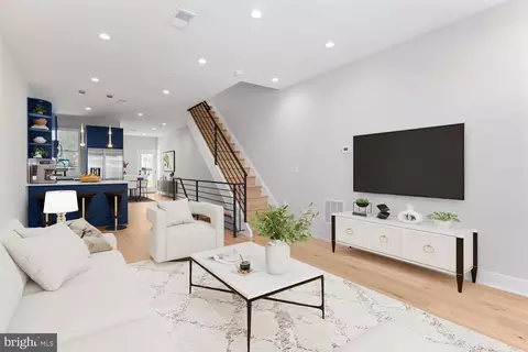 713 S 58th St, Philadelphia, PA 19143