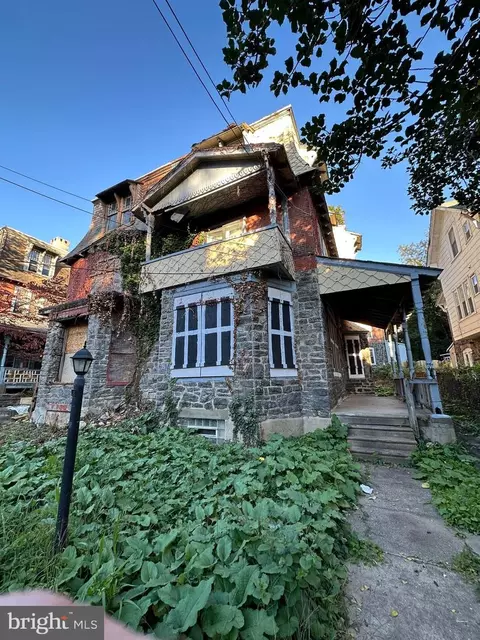 221 W Apsley St, Philadelphia, PA 19144