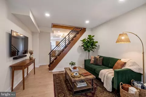 1138 S Clifton St, Philadelphia, PA 19147