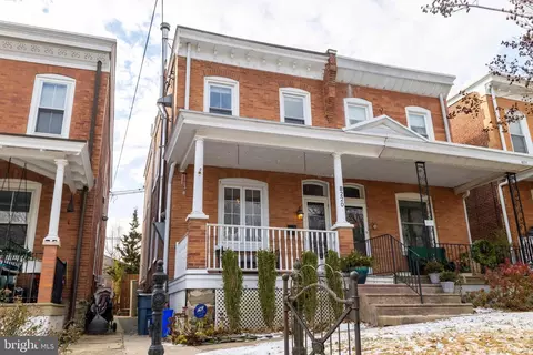 8220 Ardleigh St, Philadelphia, PA 19118