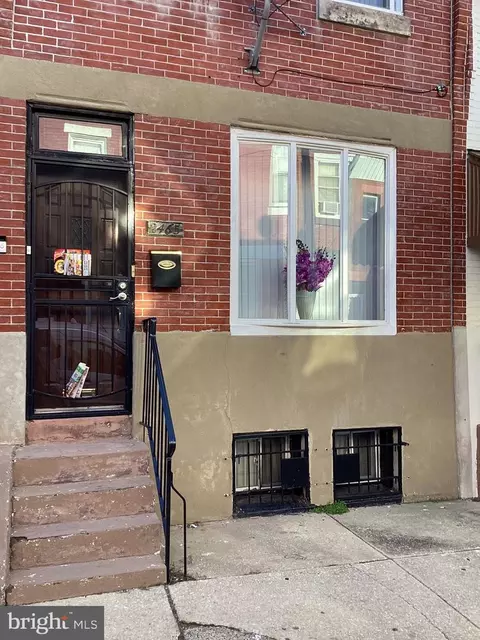 2465 N Garnet St, Philadelphia, PA 19132