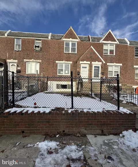 6048 Agusta St, Philadelphia, PA 19149