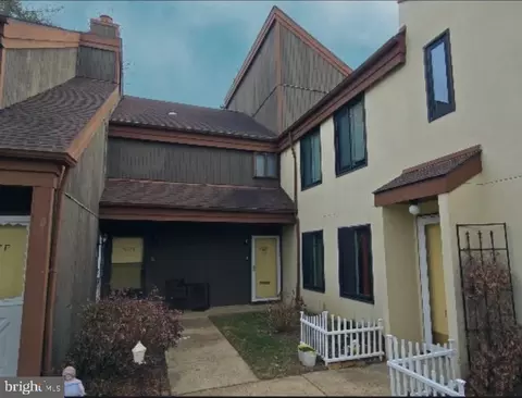 5017 S Convent Ln #C, Philadelphia, PA 19114