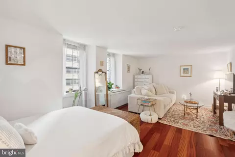 219 S 29 S 18th St #704, Philadelphia, PA 19103