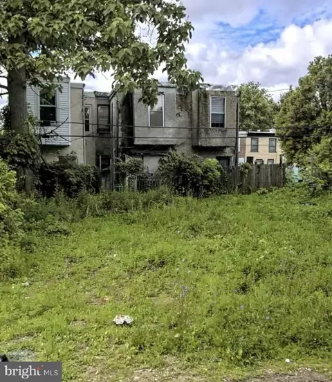 2610 W Arizona St, Philadelphia, PA 19132
