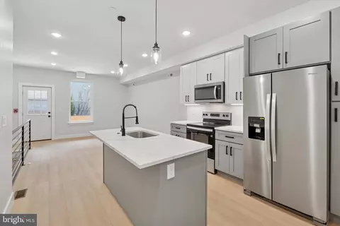 518 W Susquehanna Ave, Philadelphia, PA 19122