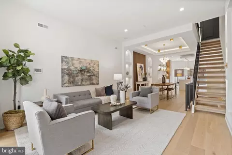 505 Winton St, Philadelphia, PA 19148