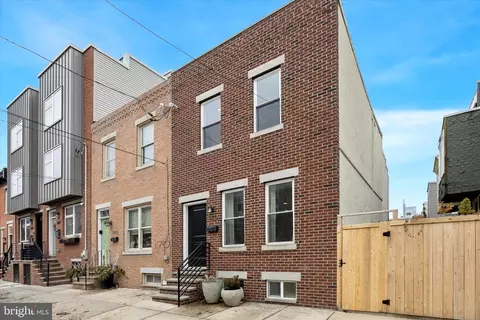 1803 Latona St, Philadelphia, PA 19146