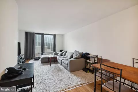 1420 Locust St #8O, Philadelphia, PA 19102